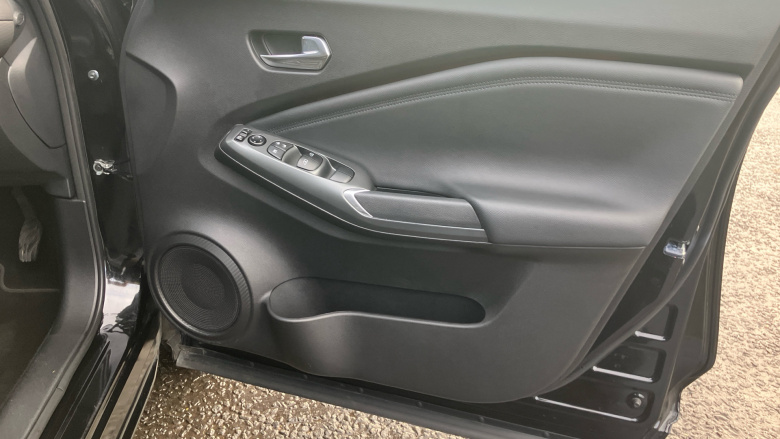 Nissan Juke 1.0 DiG-T N-Connecta 5dr Petrol Hatchback